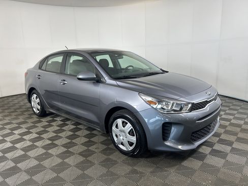 Used 2020 Kia Rio S image 3