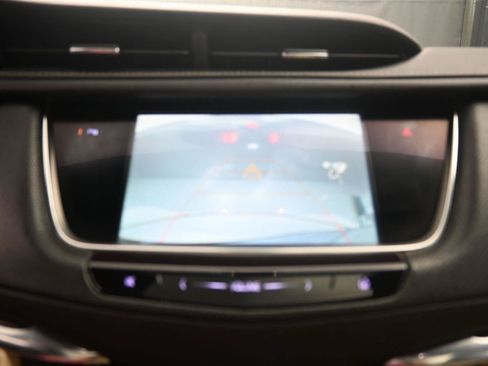 Used 2018 Cadillac XT5 Luxury w/ Driver Awareness Package AWD/4WD image 14