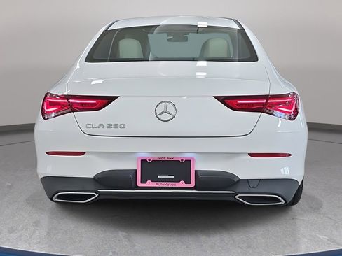 Used 2020 Mercedes-Benz CLA 250 image 8
