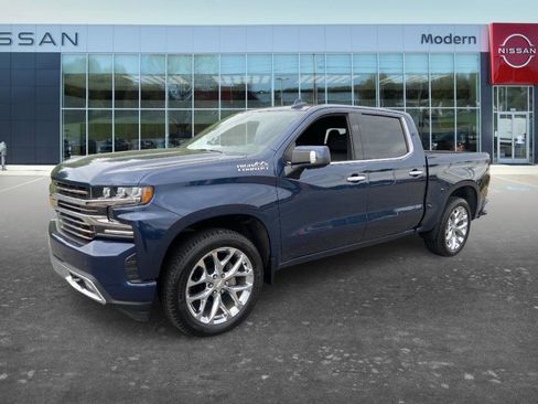 Used 2019 Chevrolet Silverado 1500 High Country w/ Technology Package AWD/4WD image 1
