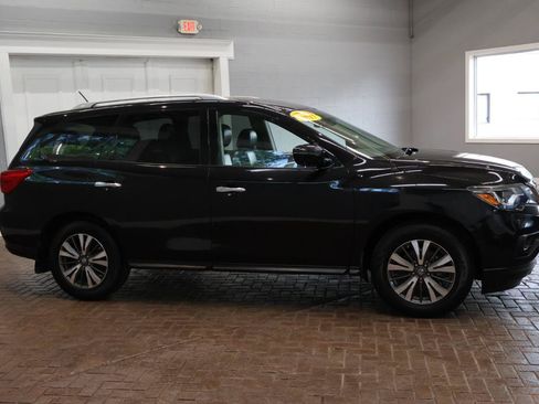 Used 2017 Nissan Pathfinder Platinum AWD/4WD image 8