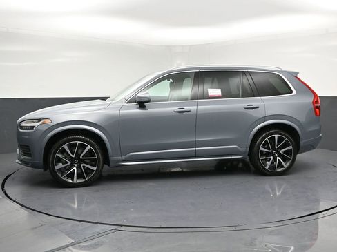 Used 2021 Volvo XC90 T6 Momentum w/ Advanced Package image 2