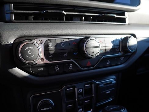 New 2026 Jeep Gladiator Mojave image 13