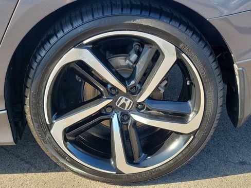 Used 2018 Honda Accord Sport image 12