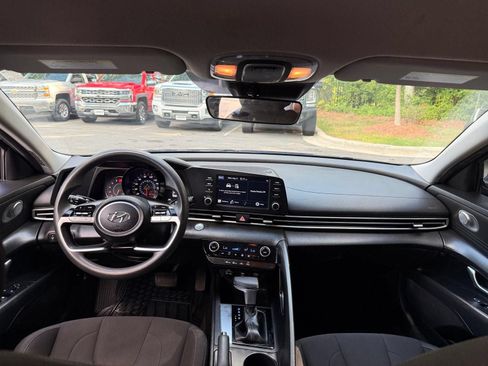 Used 2021 Hyundai Elantra SEL FWD image 27