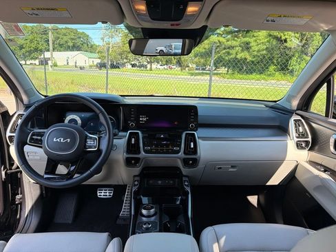 Certified 2024 Kia Sorento SX Prestige AWD/4WD image 7