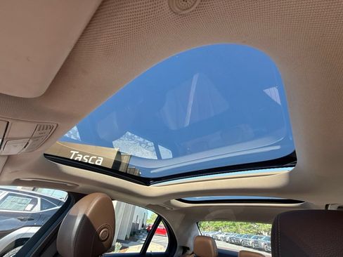 Used 2017 Mercedes-Benz E 300 4MATIC image 22