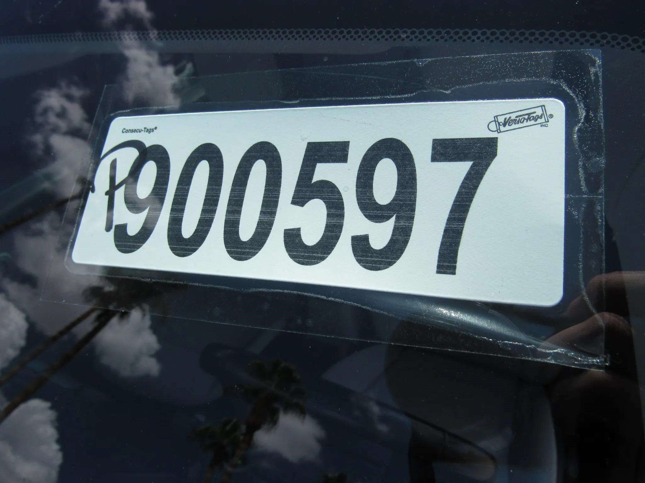 Used 2020 Jeep Renegade Latitude FWD image 28
