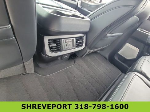 Used 2025 Ford F250 Platinum w/ FX4 Off-Road Package AWD/4WD image 22