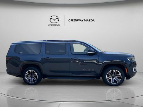 Used 2024 Jeep Wagoneer L Series II RWD image 8