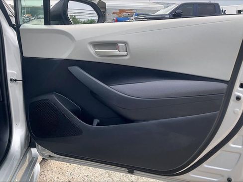 Used 2023 Toyota Corolla LE FWD image 20