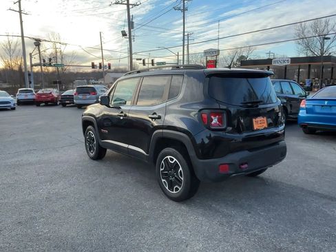 Used 2017 Jeep Renegade Trailhawk image 6