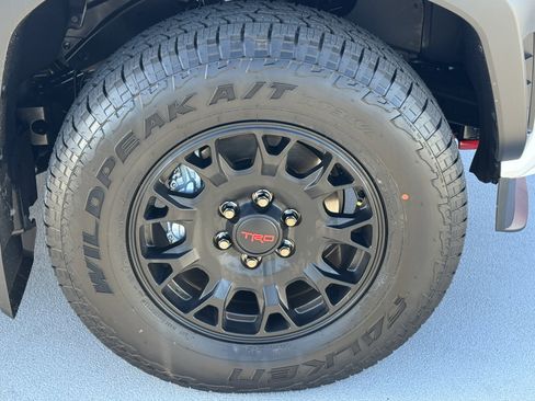 New 2025 Toyota 4Runner TRD Off-Road Premium image 15