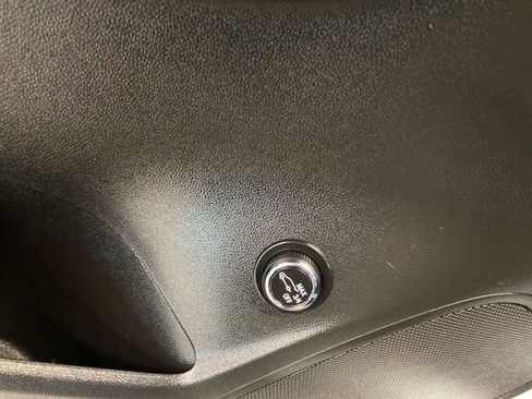 Certified 2024 Buick Envision Avenir image 33