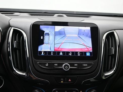 Used 2022 Chevrolet Equinox RS w/ RS Leather Package FWD image 11