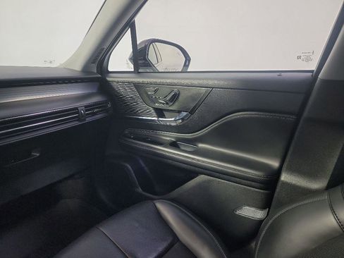 Used 2021 Lincoln Corsair AWD w/ Premium Package image 21