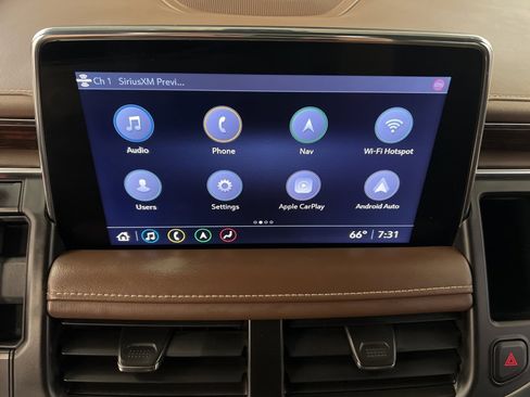 Used 2021 Chevrolet Suburban High Country image 9