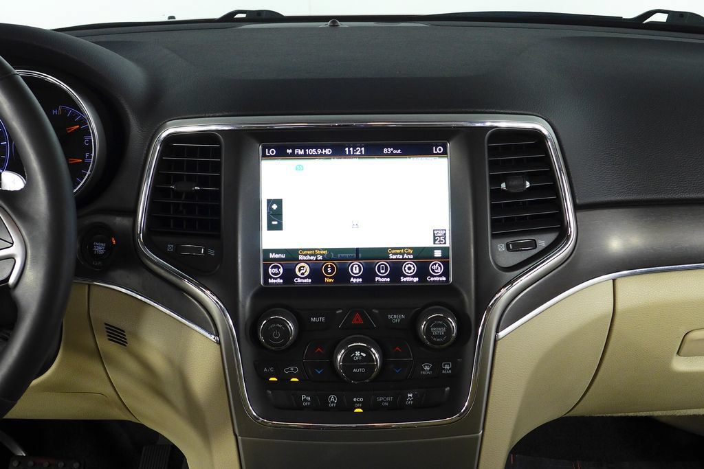 Used 2018 Jeep Grand Cherokee Limited AWD/4WD image 26