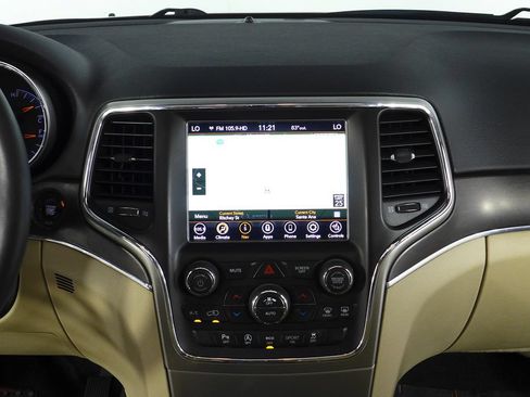 Used 2018 Jeep Grand Cherokee Limited AWD/4WD image 26