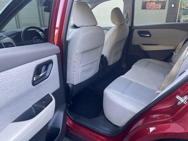 Used 2021 Nissan Rogue SV FWD image 18