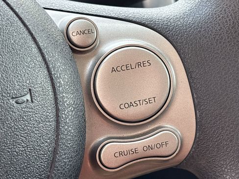 Used 2013 Nissan Versa SV image 31