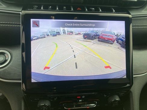 Certified 2023 Jeep Grand Cherokee Limited image 18