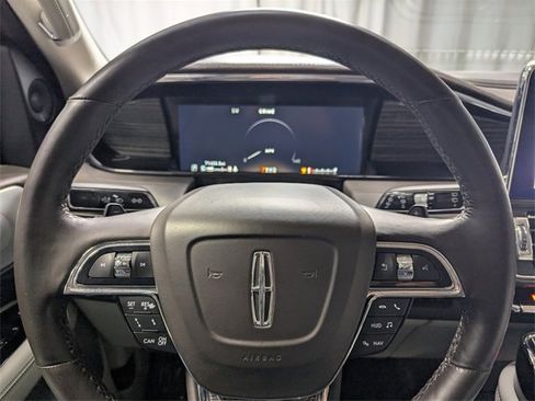 Used 2020 Lincoln Navigator Black Label w/ Cargo Convenience Package image 25