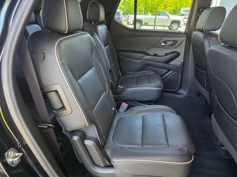 Used 2023 Chevrolet Traverse Premier w/ Redline Edition AWD/4WD image 15