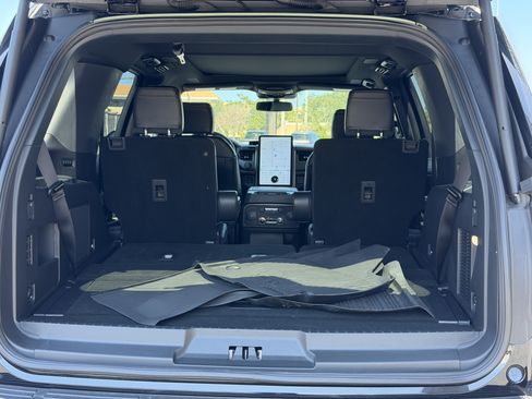 Used 2023 Ford Expedition Platinum AWD/4WD image 14