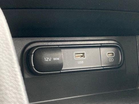 Used 2025 Kia Sportage LX image 21