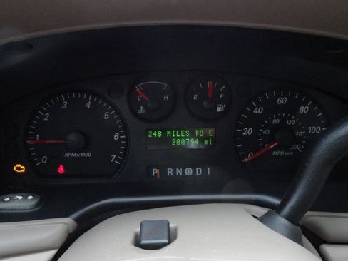 Used 2004 Ford Taurus SE image 15