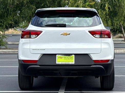 Used 2025 Chevrolet TrailBlazer LS FWD image 12