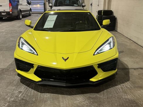 Used 2021 Chevrolet Corvette Stingray Premium Cpe w/ Z51 Performance Package image 2
