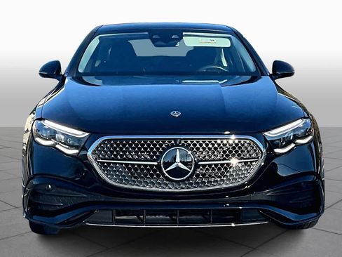 Used 2024 Mercedes-Benz E 350 4MATIC Sedan image 4