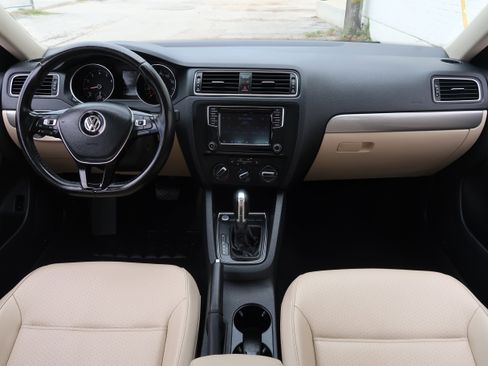 Used 2017 Volkswagen Jetta SE FWD image 11