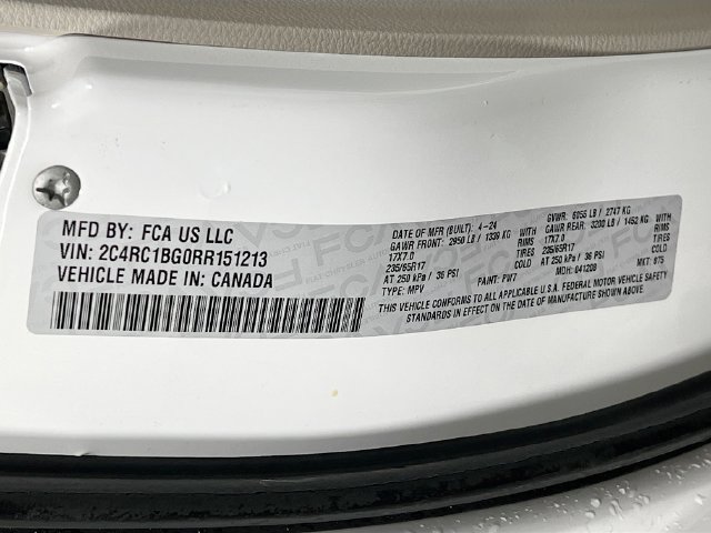 Used 2024 Chrysler Pacifica Touring-L FWD image 11