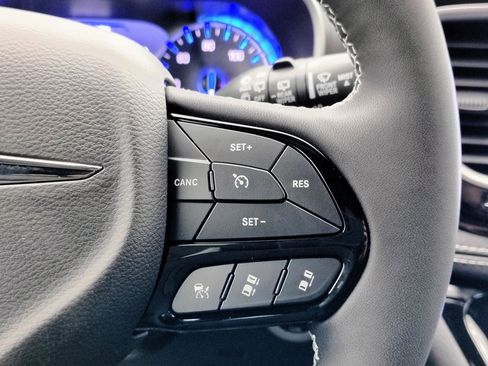 New 2026 Chrysler Pacifica Select w/ S Appearance Package FWD image 37