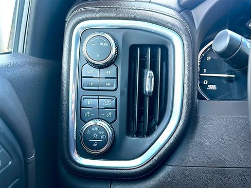 Used 2022 GMC Sierra 1500 SLT AWD/4WD image 35