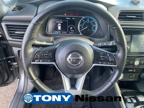 Used 2018 Nissan Leaf SV FWD image 32