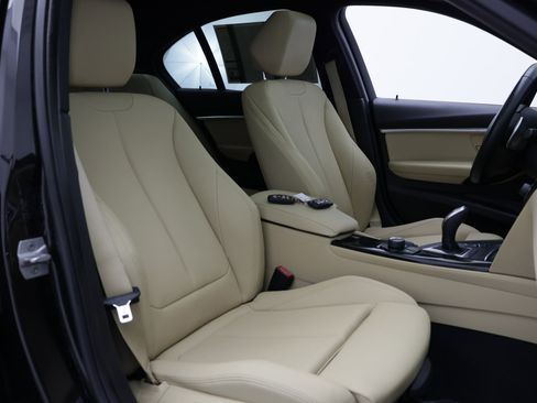 Used 2018 BMW 330i Sedan RWD image 25
