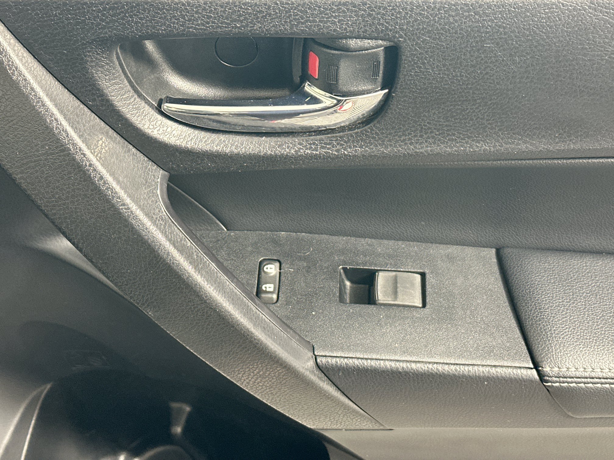 Used 2017 Toyota Corolla SE FWD image 28