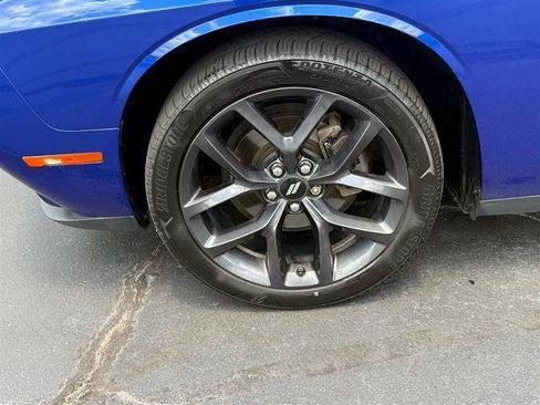 Used 2019 Dodge Challenger SXT w/ Blacktop Package RWD image 17