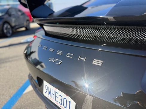 Used 2018 Porsche 911 GT3 RWD image 12