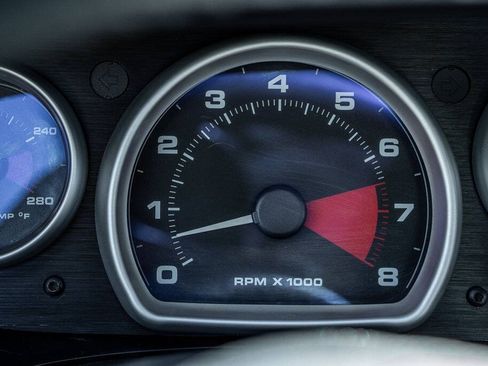 Used 2005 Ford GT RWD image 93
