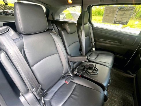 Used 2023 Honda Odyssey Touring image 16