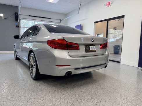 Used 2019 BMW 530i w/ Premium Package image 6