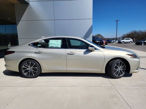 Used 2025 Lexus ES 350 w/ Premium Package FWD image 22