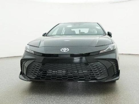 New 2026 Toyota Camry Hybrid FWD image 30