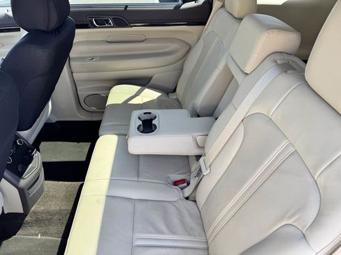 Used 2017 Lincoln MKT AWD w/ Technology Package image 36