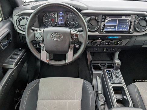 Used 2021 Toyota Tacoma TRD Off-Road AWD/4WD image 10